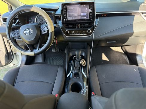 Used 2020 Toyota Corolla LE image 9