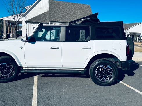 Used 2023 Ford Bronco Outer Banks AWD/4WD image 1