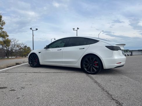 Used 2020 Tesla Model 3 Performance image 4