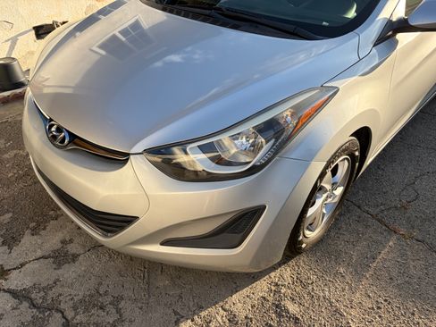 Used 2015 Hyundai Elantra SE FWD image 10