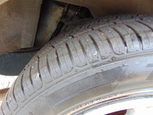 Used 2001 Lincoln Town Car Signature image 5