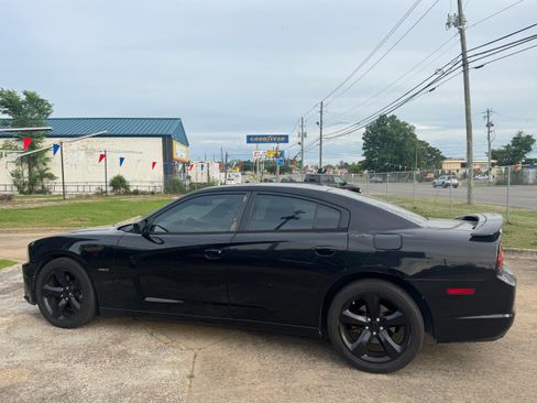 Used 2014 Dodge Charger R/T w/ Blacktop Package image 8