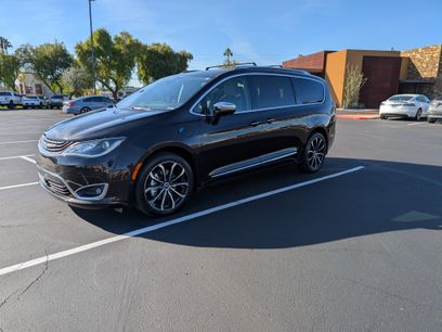 Used 2018 Chrysler Pacifica Limited w/ Advanced Safetytec Group