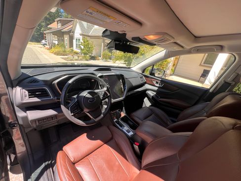 Used 2024 Subaru Ascent Touring AWD/4WD image 6