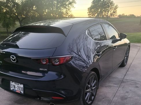 Used 2020 MAZDA MAZDA3 Hatchback FWD image 5