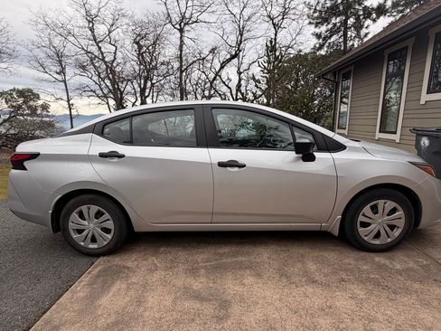 Used 2021 Nissan Versa S image 12