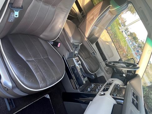 Used 2010 Land Rover Range Rover Supercharged image 9
