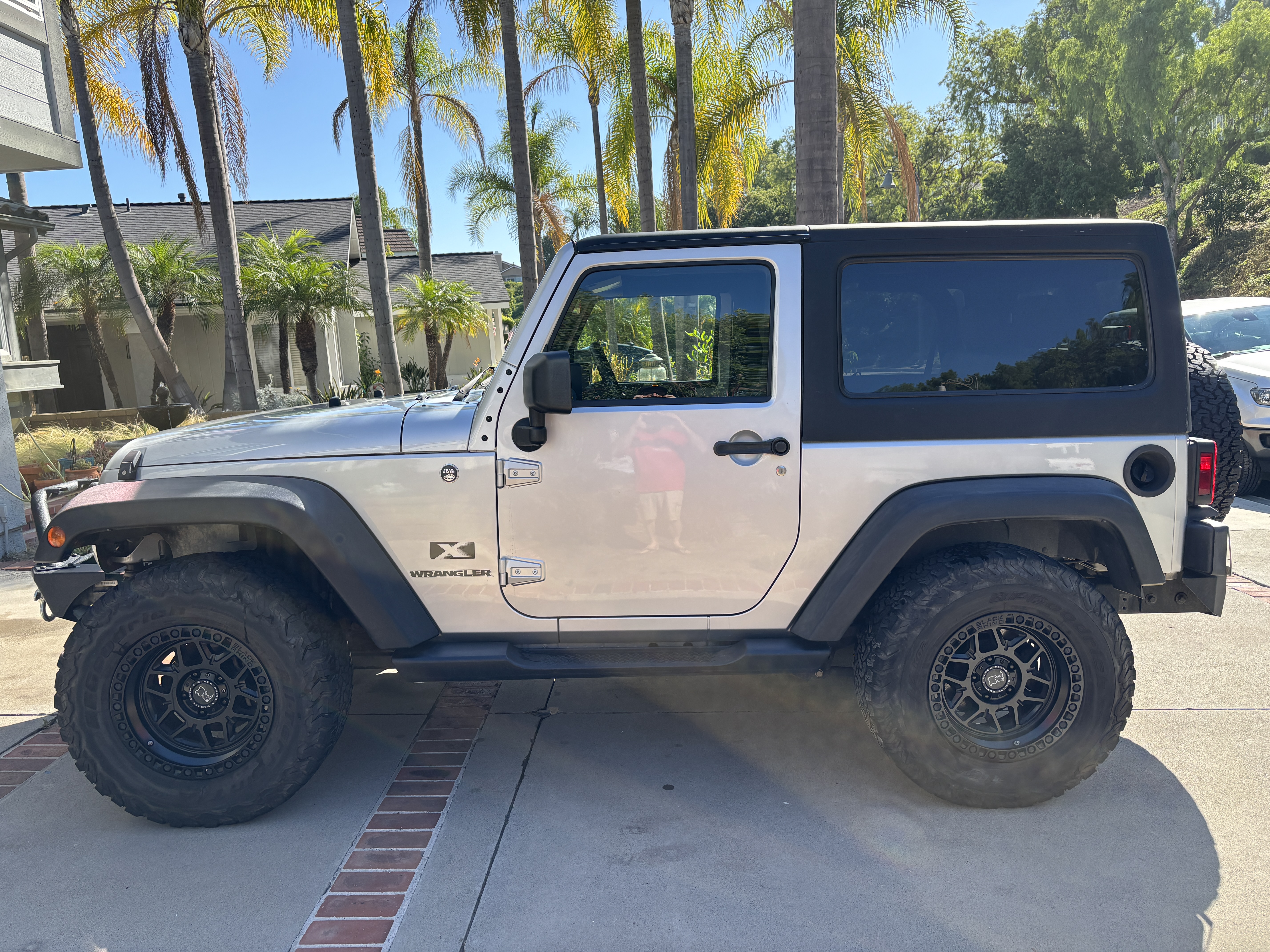 Used 2009 Jeep Wrangler X AWD/4WD image 2