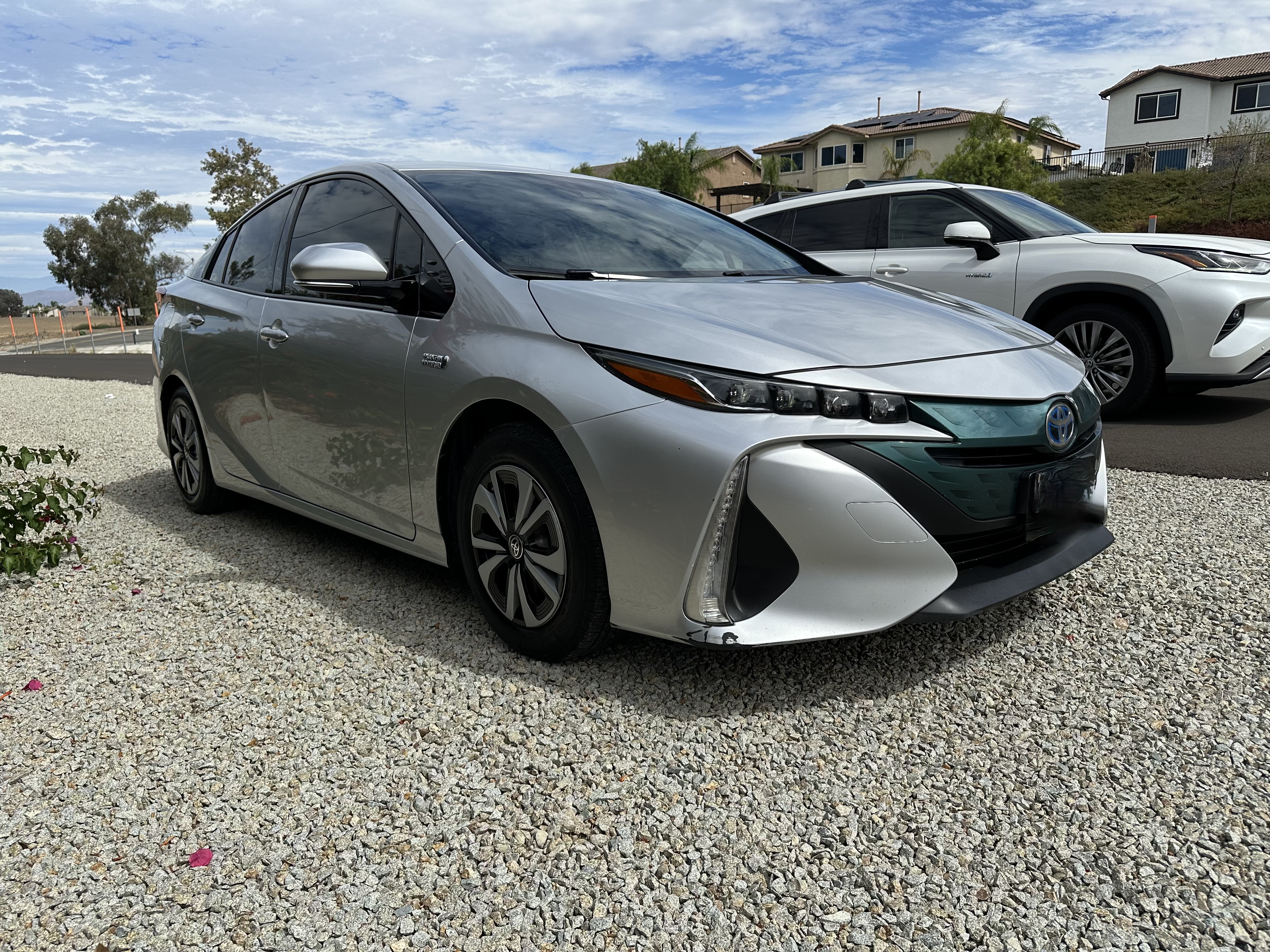 Used 2018 Toyota Prius Prime Premium w/ Carpet Mat Package FWD image 16