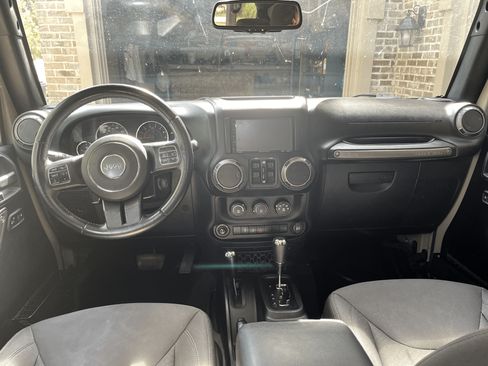 Used 2018 Jeep Wrangler Unlimited Sport S image 12