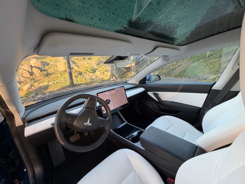 Used 2019 Tesla Model 3 Long Range image 10