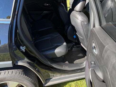 Used 2021 Jeep Cherokee Limited w/ Elite Package image 9