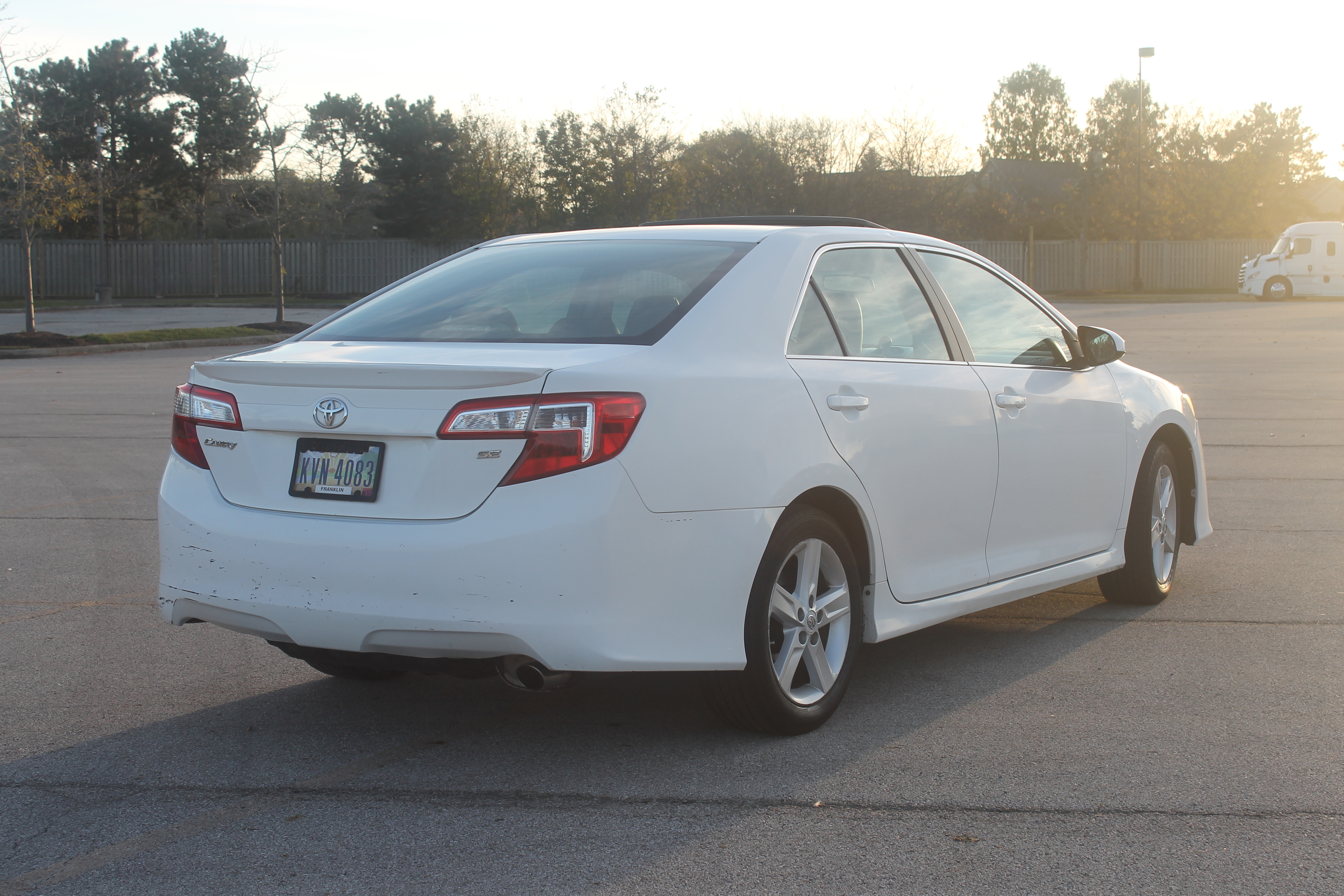 Used 2012 Toyota Camry SE FWD image 4