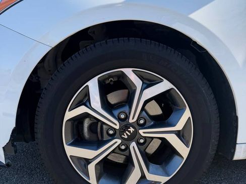 Used 2020 Kia Forte LXS image 18