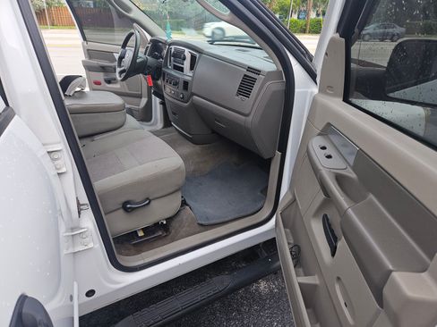 Used 2007 Dodge Ram 3500 Truck SLT image 12