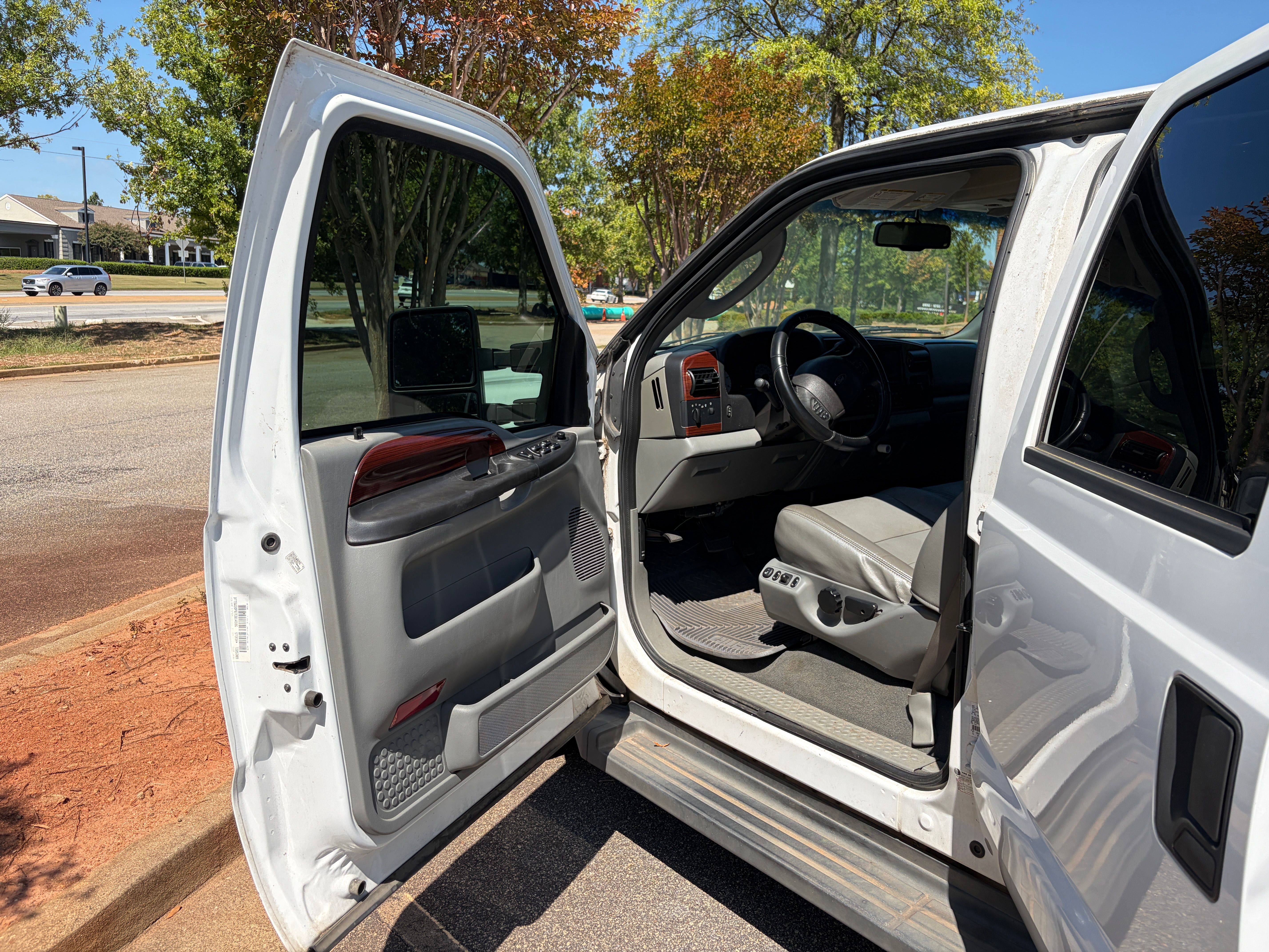 Used 2007 Ford F250 Lariat RWD image 10