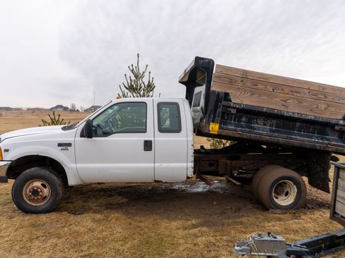 Used 1999 Ford F350 4x4 SuperCab DRW Super Duty image 1