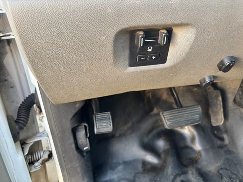 Used 2011 Chevrolet Silverado 3500 W/T image 18