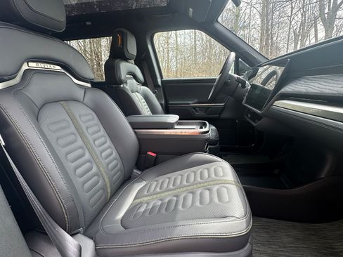 Used 2025 Rivian R1S Adventure image 19