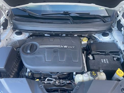 Used 2019 Jeep Cherokee Trailhawk image 15