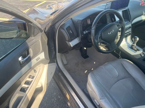 Used 2009 INFINITI G37 Journey w/ Premium Pkg image 9