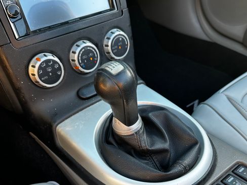 Used 2007 Nissan 350Z Touring RWD image 12