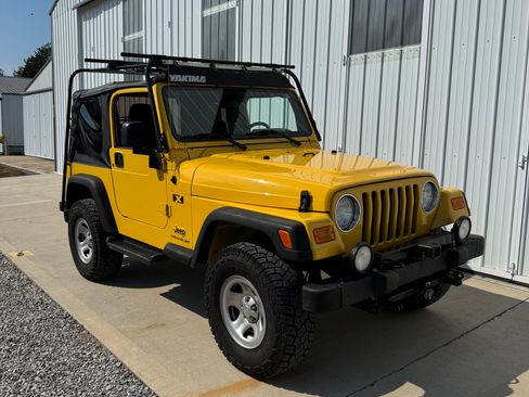 Used 2004 Jeep Wrangler X w/ Full Face Tire & Wheel Group image 2