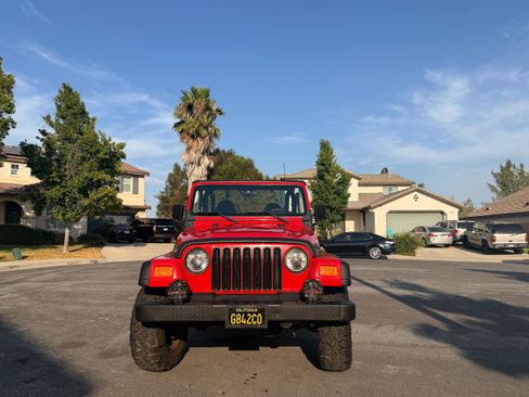 Used 1997 Jeep Wrangler Sport image 2