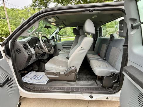 Used 2015 Ford F250 XL w/ FX4 Off-Road Package AWD/4WD image 6