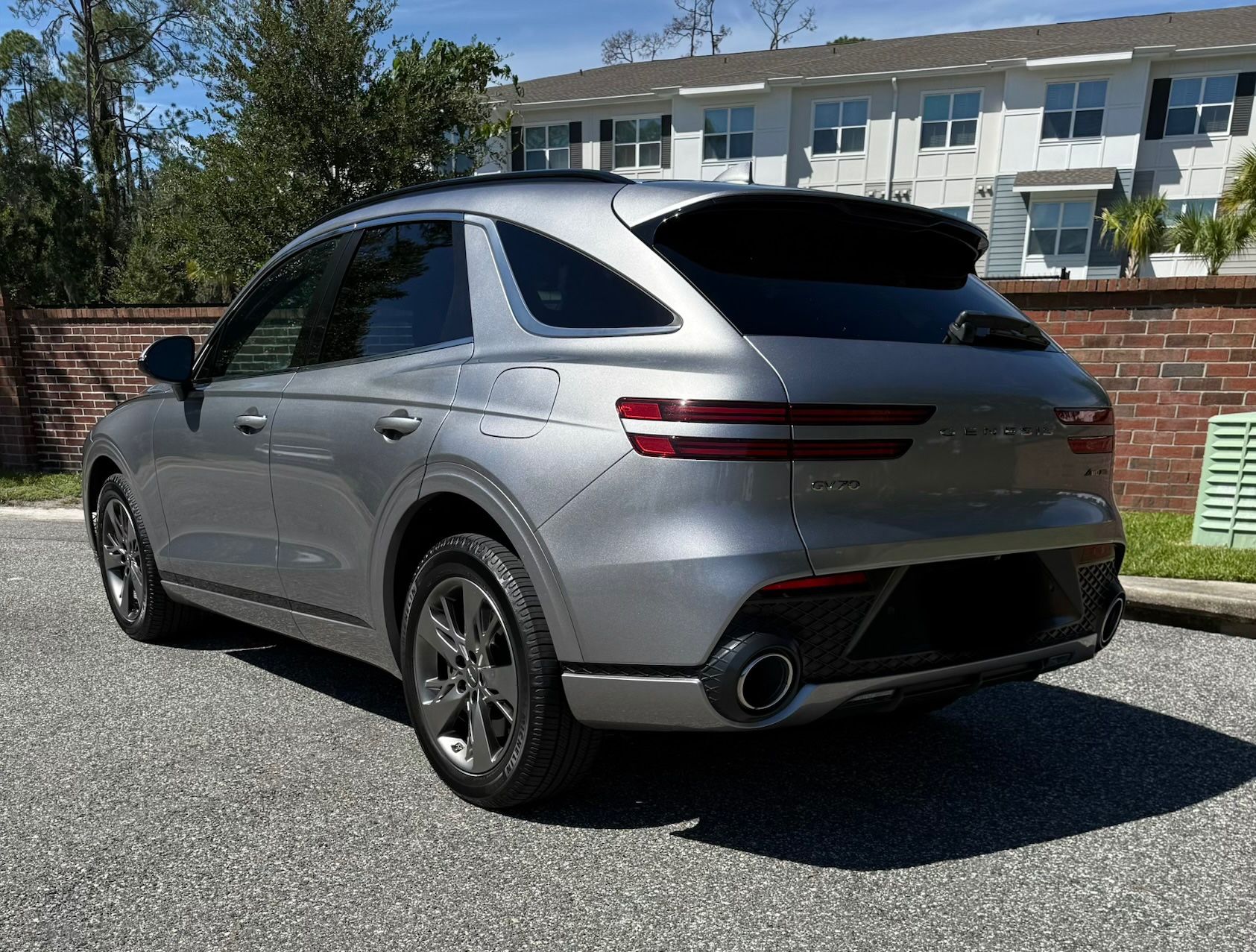 Used 2022 Genesis GV70 3.5T Sport AWD/4WD image 9