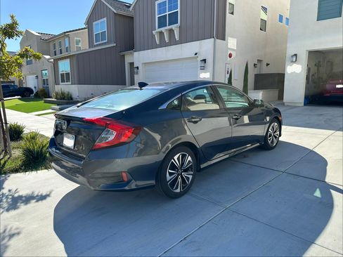 Used 2017 Honda Civic EX-L image 4
