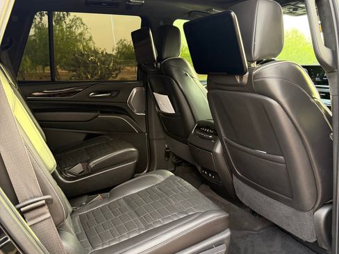 Used 2021 Cadillac Escalade Sport Platinum image 9