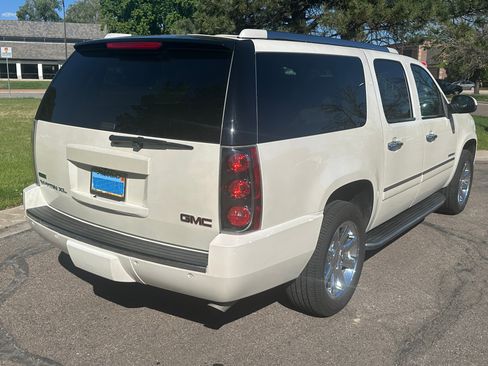 Used 2012 GMC Yukon XL Denali AWD/4WD image 5