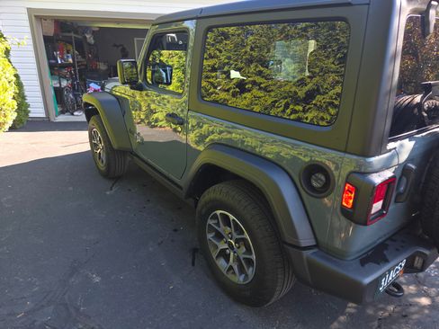 Used 2024 Jeep Wrangler Sport image 11