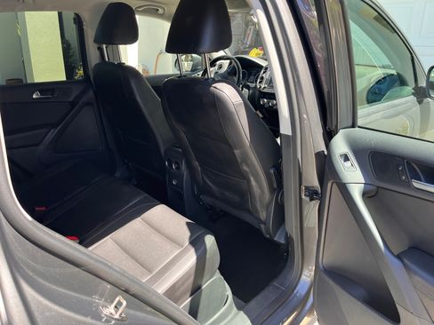 Used 2016 Volkswagen Tiguan S FWD image 12