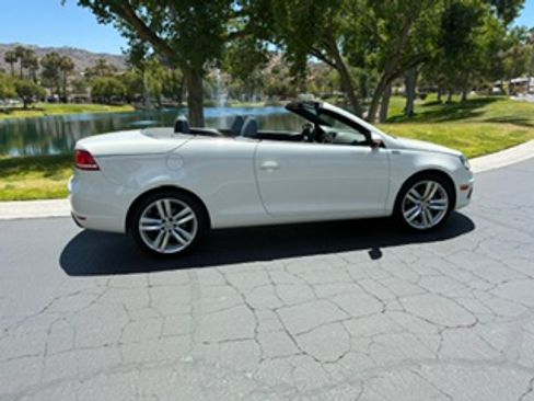 Used 2013 Volkswagen Eos Executive FWD image 1