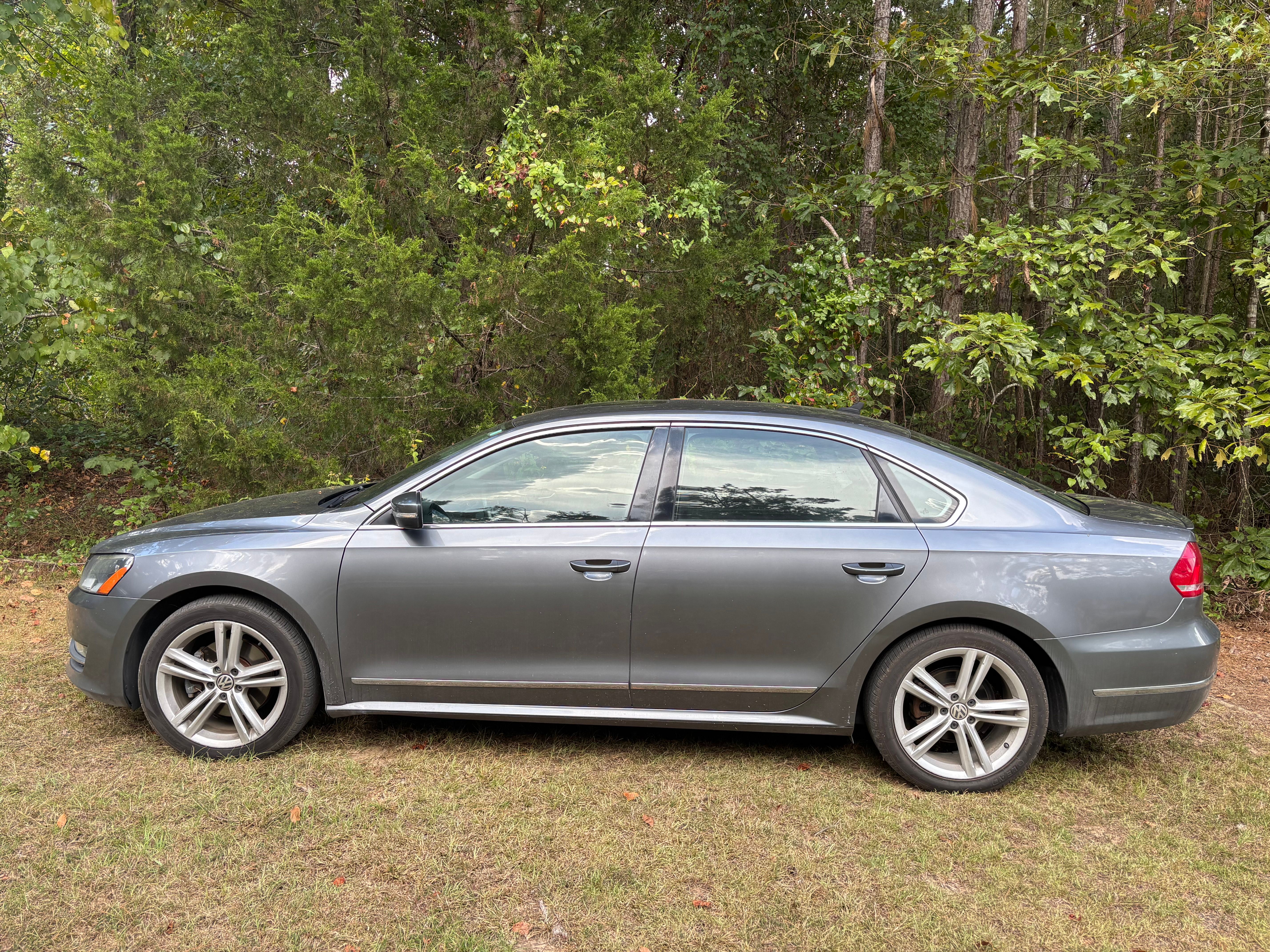 Used 2015 Volkswagen Passat 1.8T SE FWD image 10