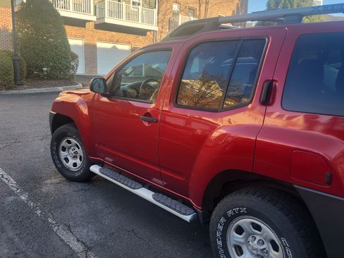 Used 2014 Nissan Xterra X image 2