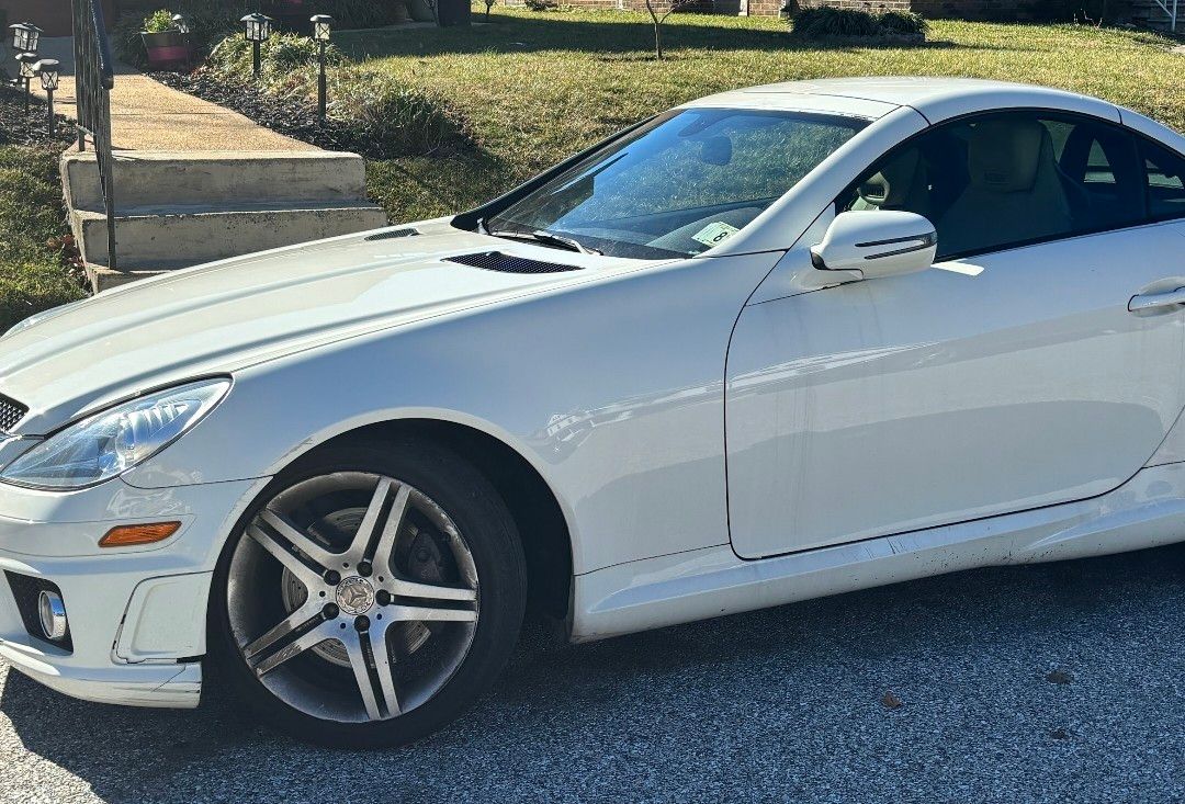 Used 2011 Mercedes-Benz SLK 350 image 5
