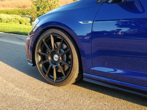 Used 2019 Volkswagen Golf 4-Door image 2