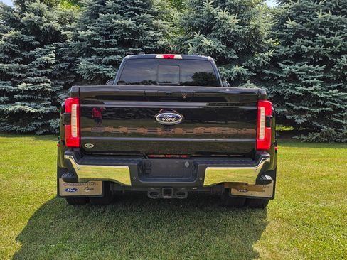 Used 2024 Ford F350 Lariat w/ Lariat Ultimate Package AWD/4WD image 9