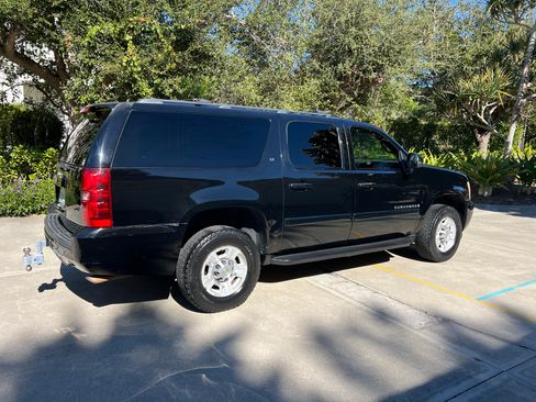 Used 2009 Chevrolet Suburban 2500 LT AWD/4WD image 9