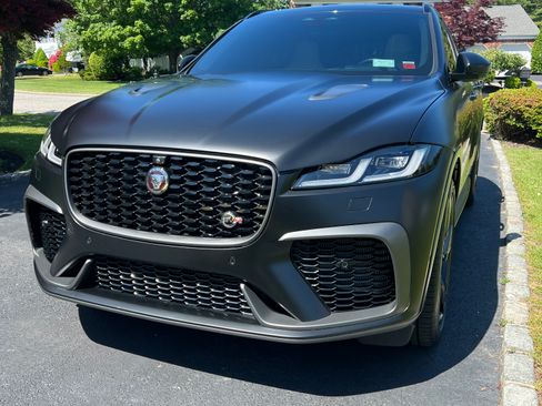 Used 2021 Jaguar F-PACE SVR image 11