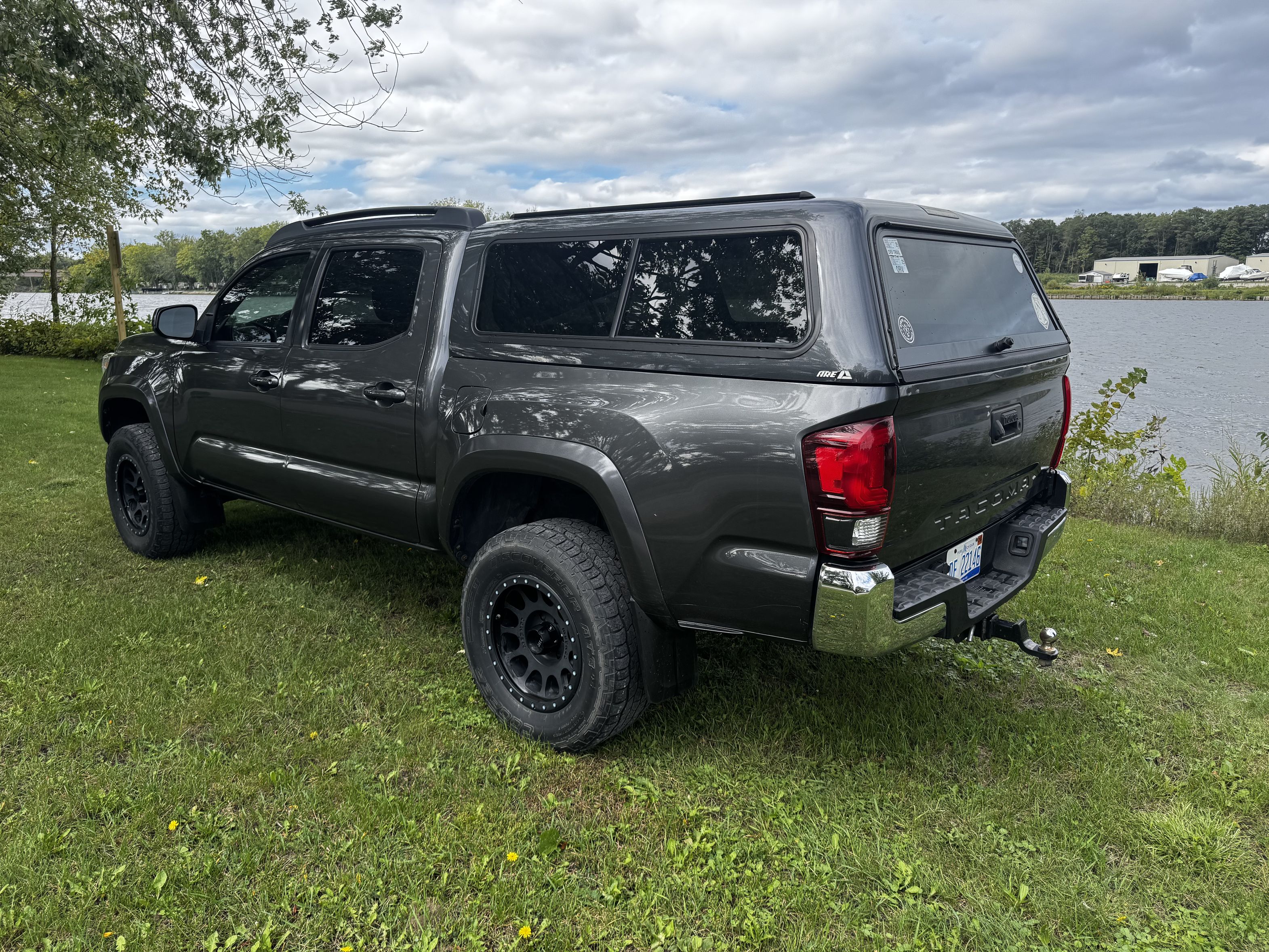 Used 2019 Toyota Tacoma SR5 AWD/4WD image 5