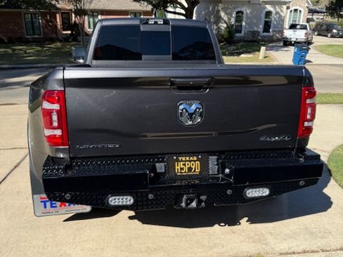 Used 2024 RAM 3500 Limited image 2