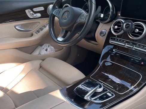 Used 2018 Mercedes-Benz GLC 300 4MATIC image 10