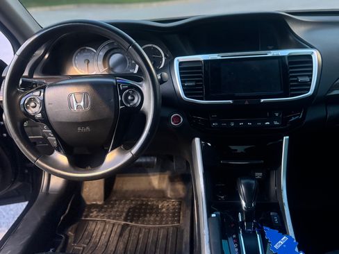 Used 2017 Honda Accord EX-L image 13