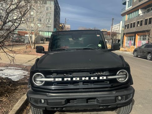 Used 2022 Ford Bronco Outer Banks image 2