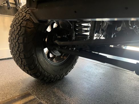 Used 2018 Jeep Wrangler Unlimited Sahara AWD/4WD image 15