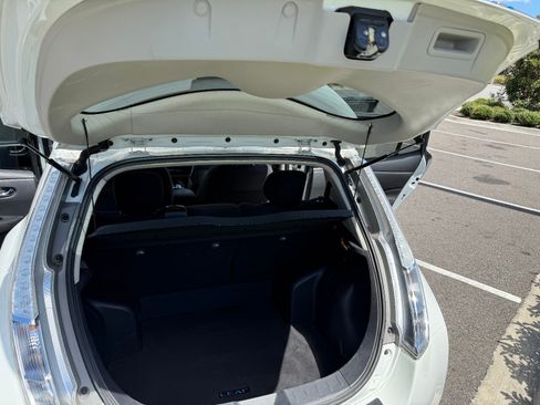 Used 2016 Nissan Leaf SV FWD image 20